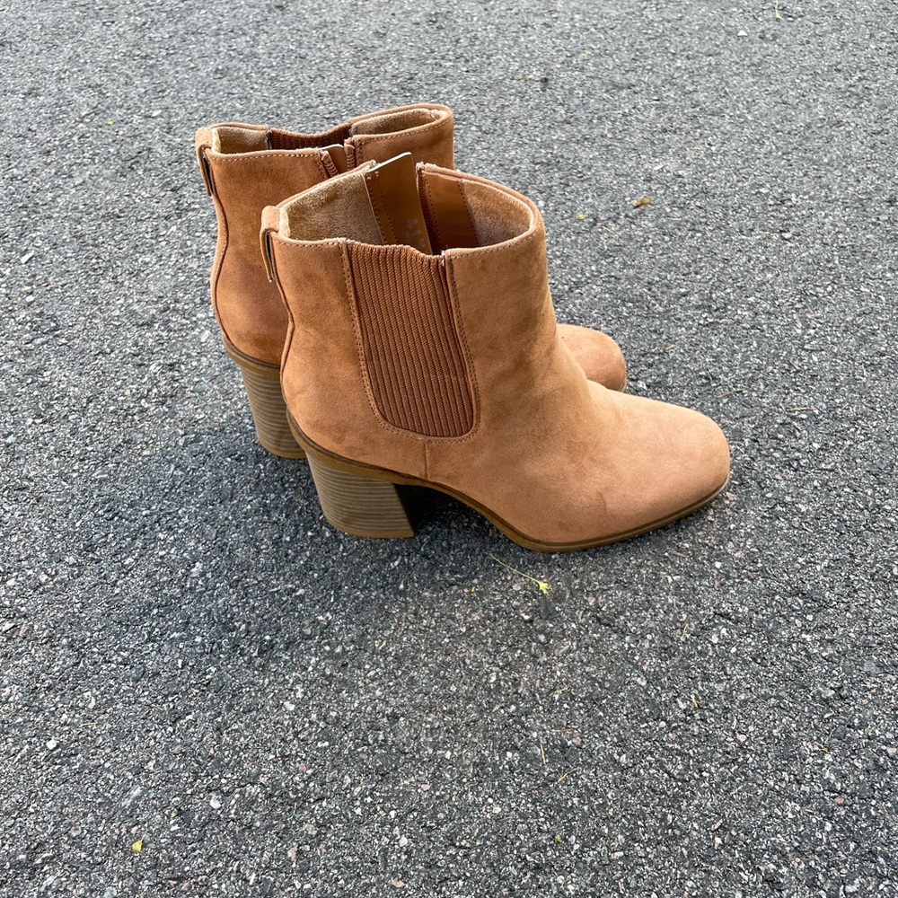 Dr. Scholls booties size 8.5